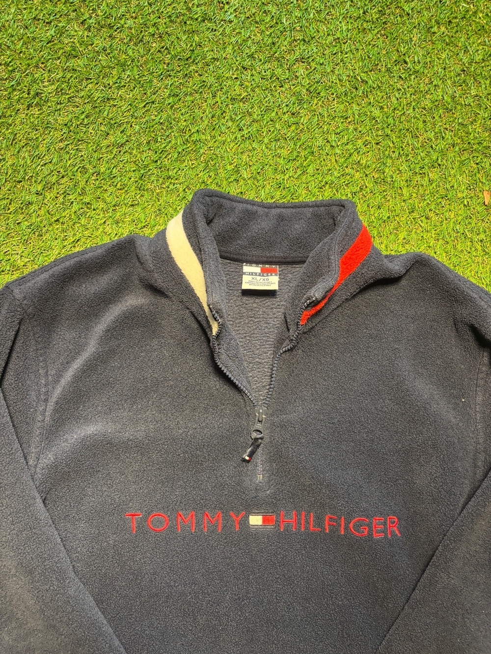2000s Tommy Hilfiger heavy weight quarter zip